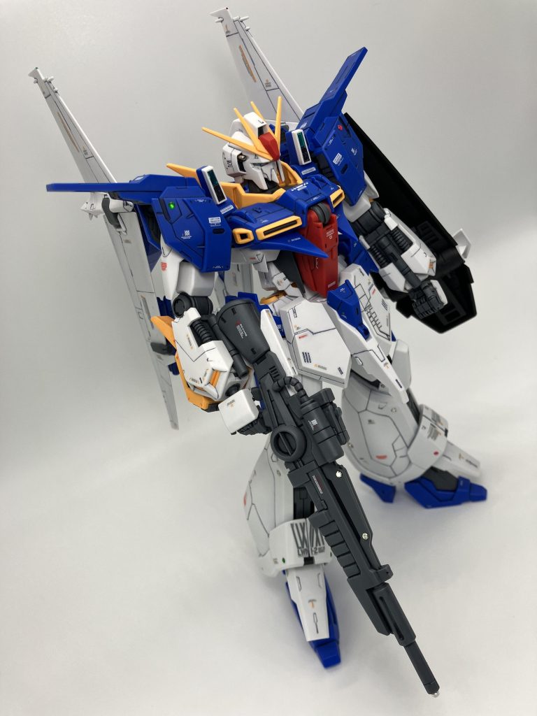 メタルパーツは控え目、センサー類のシールは上からレジン液を塗布して光沢率アップ🆙このリントヴルムのキラシール、いつものシールと異なり、少し硬めで厚みがある上質タイプ🆒アンリーシュドと同じですかね、標準仕様にして欲しい🥴