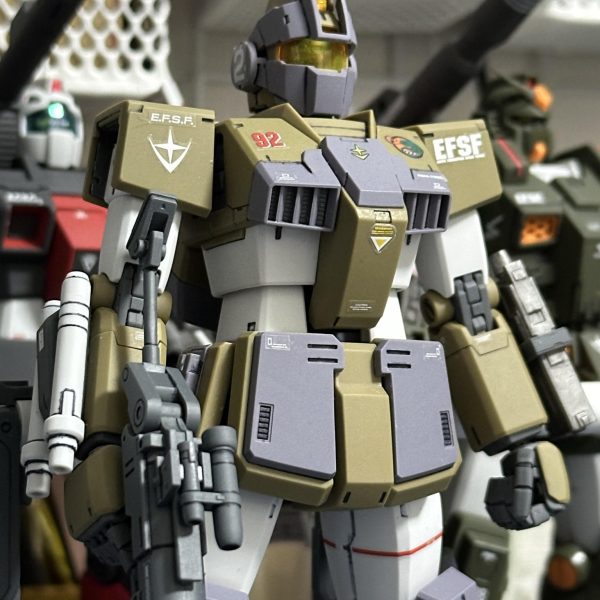 ＭＧ ＧＭスナイパーカスタム ＲＧＭ-７９ＳＣです。付属のマーキングシールとインレタデカールを貼って、ツヤ消しトップコートを吹きました。あとは市販の水転写デカールをちょいちょいと貼って、仕上りとします。『③』と『TH』のシールは不使用。他のＧＭ系と揃えたマーキングにするつもりです。（5枚目）