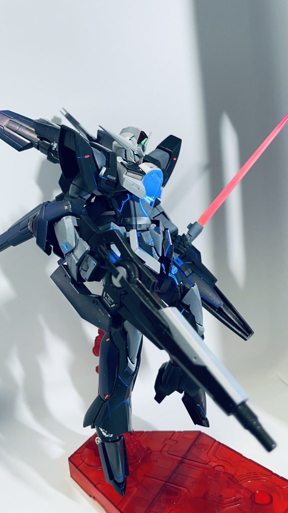 サイドの発光状態。墨入れで蛍光塗料入れてますが毎回拭き取りが上手くいかない(^^;;