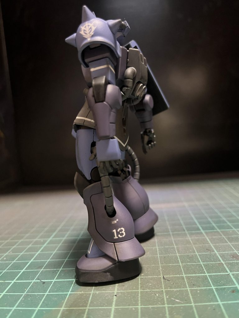 ザクⅡ HG–3枚目/制作者：オメガマン