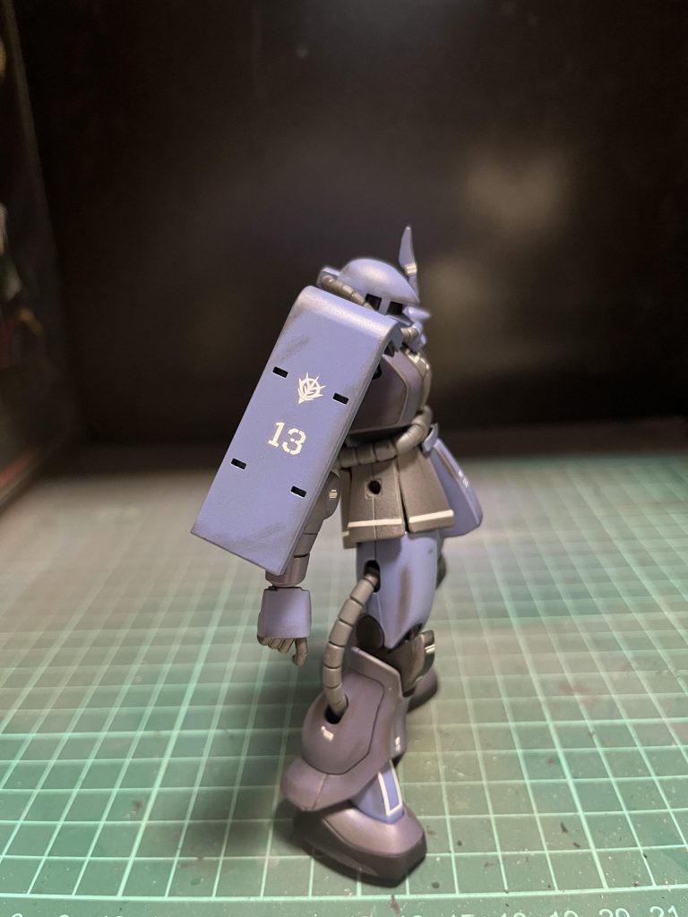 13という数字は不吉ですが、その数字を背負うことで幸運が舞い込んでくるみたいなアメリカ的思想であえてその番号を付けてます。エース専用機で単独行動なイメージです