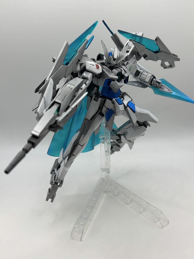 ハイパードッズライフルマグナム本機のメインウェポンの一つ。仕様はこれまでと変わらないが、エネルギー総量が増えた事で威力が増している。