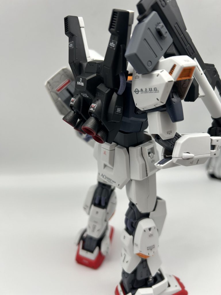 背面のシールウキウキ😋からの肩のデカール破れ🤣