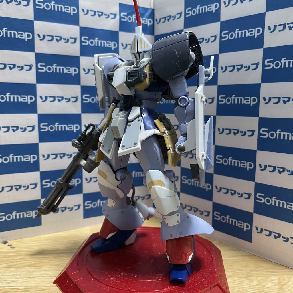 仕様確定。胸の余分な部分を切り落とし、スタイリッシュになった…と自負。