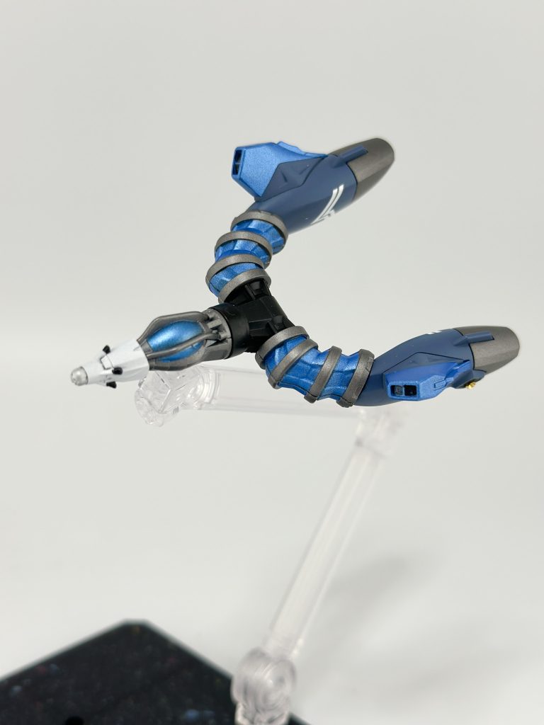 一応コア・ファイターもマスキングして塗りました。