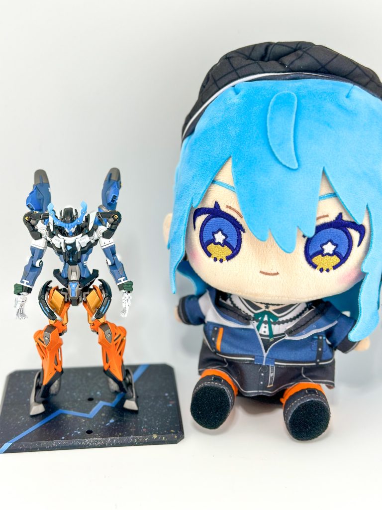 モチーフカラーにしたすいちゃんのぬいぐるみ(ホロライブオフィシャルショップで発売中!!)と一緒に。