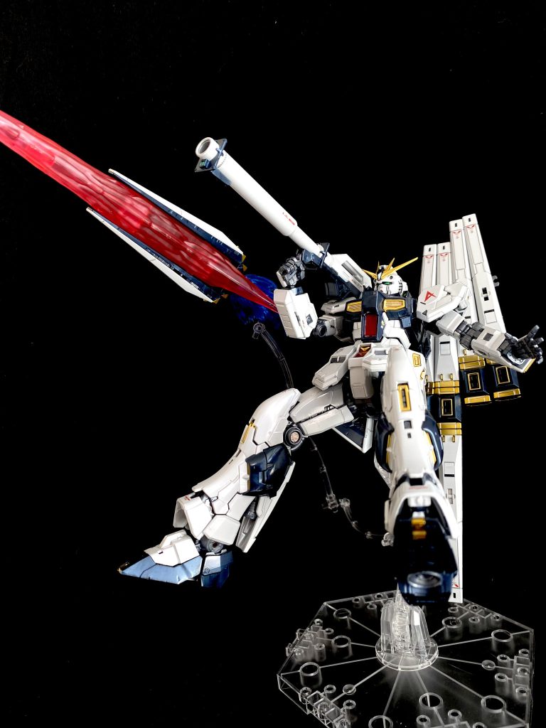 ゲート跡のリタッチと、水転写デカール、トップコートで仕上げています。