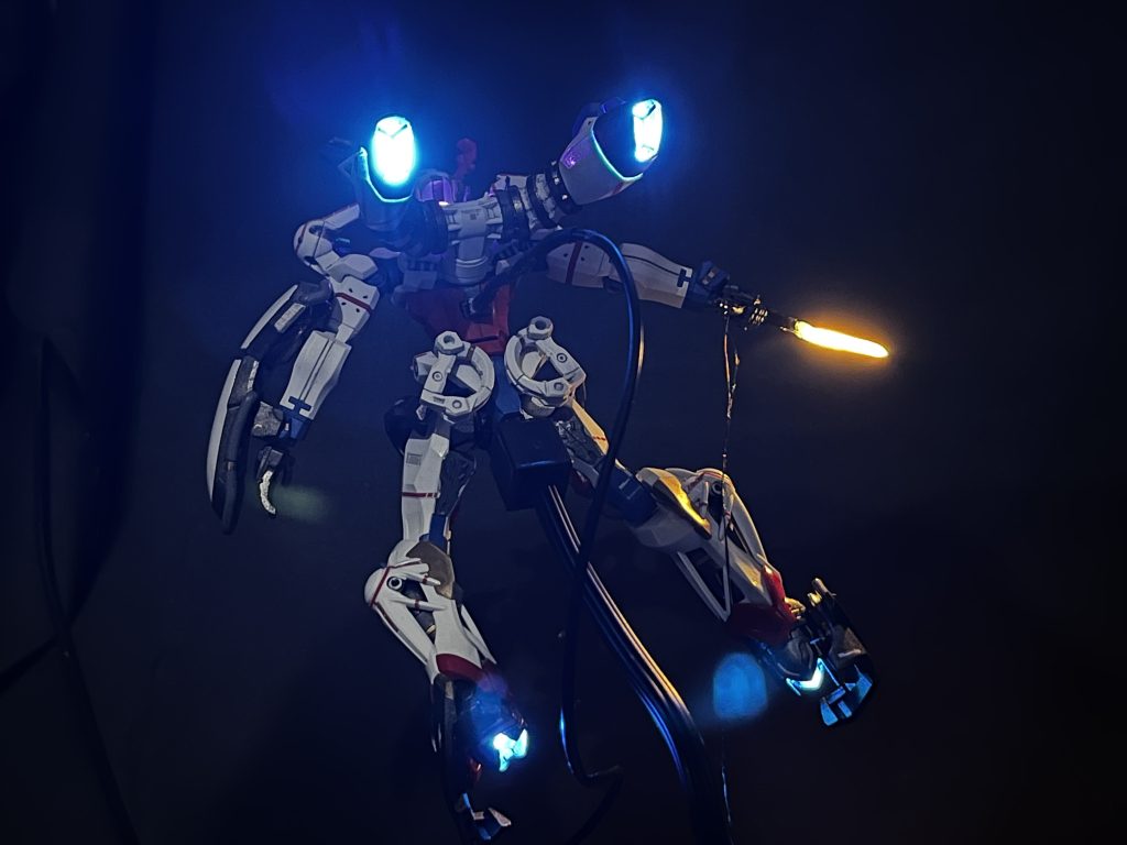 スラスターの点灯