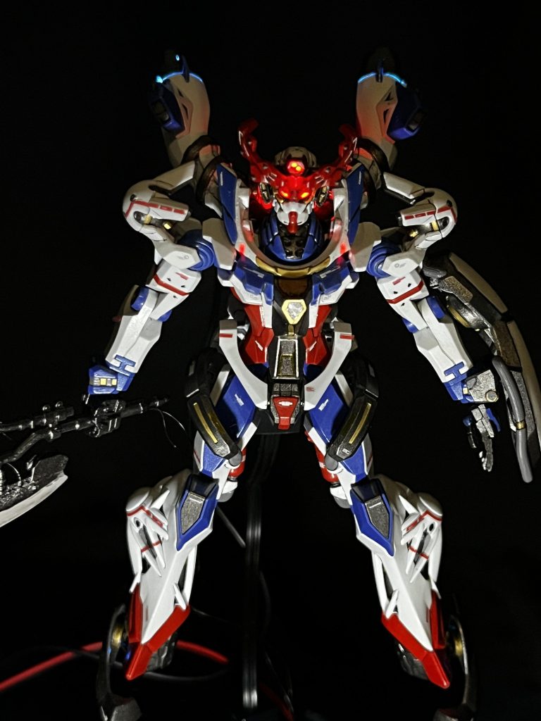 そんな機能があるかわかりませんが暴走モードっぽい光り方もします。