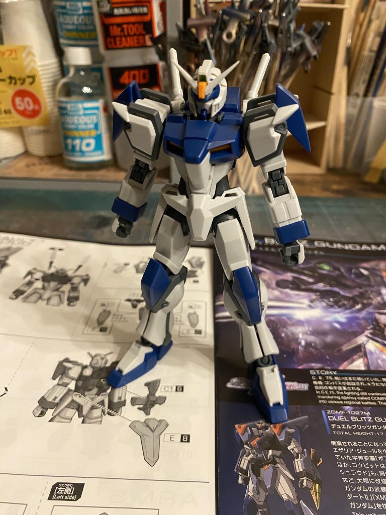 パチ組みでも十分カッコいい機体ですね。