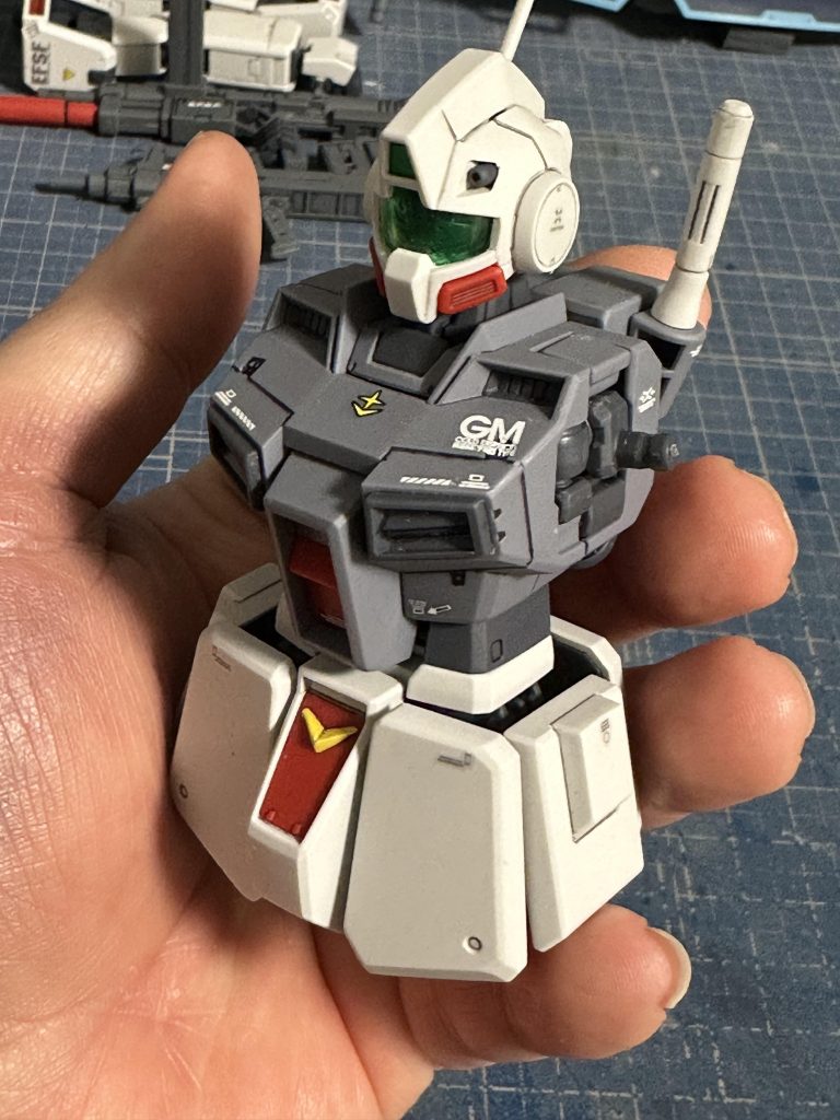 作品名：ＭＧ ＧＭ寒冷地仕様 ＲＧＭ-７９Ｄ(COLD DISTRICTS TYPE）<p>ビームサーベルホルダーの基部裏側に肉抜き穴がありやがったでございます。 ま、ほとんど見えなくなるから、ナイナイ〜にしておこう。</p>