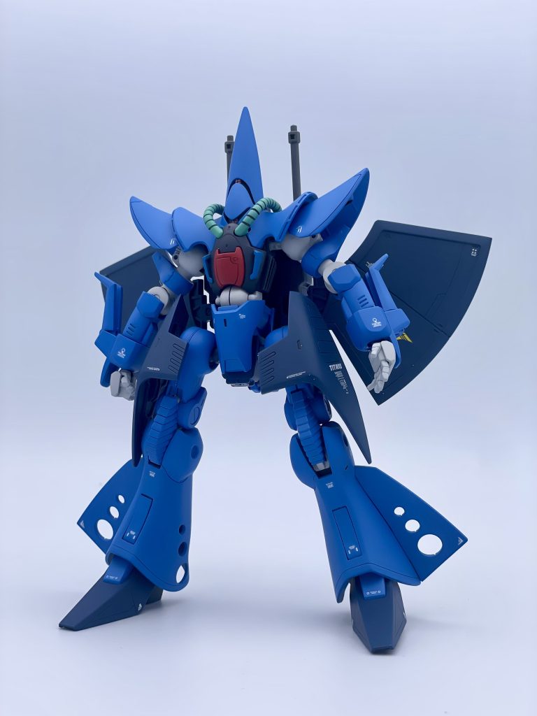 ハンブラビを作りました。HGは初です。 色々と難ありのキットですが造形はめちゃ良いです。目付きもgood加工箇所:頭部の後ハメクローを後ハメ、先端を延長肩アーマーの後ハメ肘関節の後ハメ膝関節の支持をプラ棒貫通式に変更足のジョイント部を後ハメ腕から裾部を切り離しネオジムを挿入、360°ロール可能に股関節をスクラッチし強度UP+腿取り付け位置をダウンモノアイをレジンで作成各所合わせ目消しハンドパーツをビルドナックルズ角Sに変更各所ディテールアップカラーレシピはいちばん下に載せます。