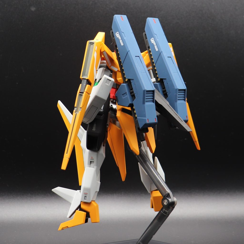 後ろ姿塗装が厚くなってしまい剥がれる恐れがある為変形は差し控えさせていただきます🙇 