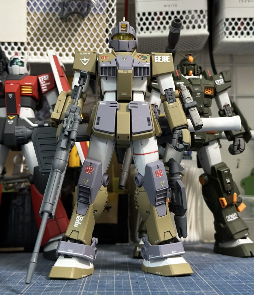 フロント正面(Ｒ-４ビームライフル装備)。