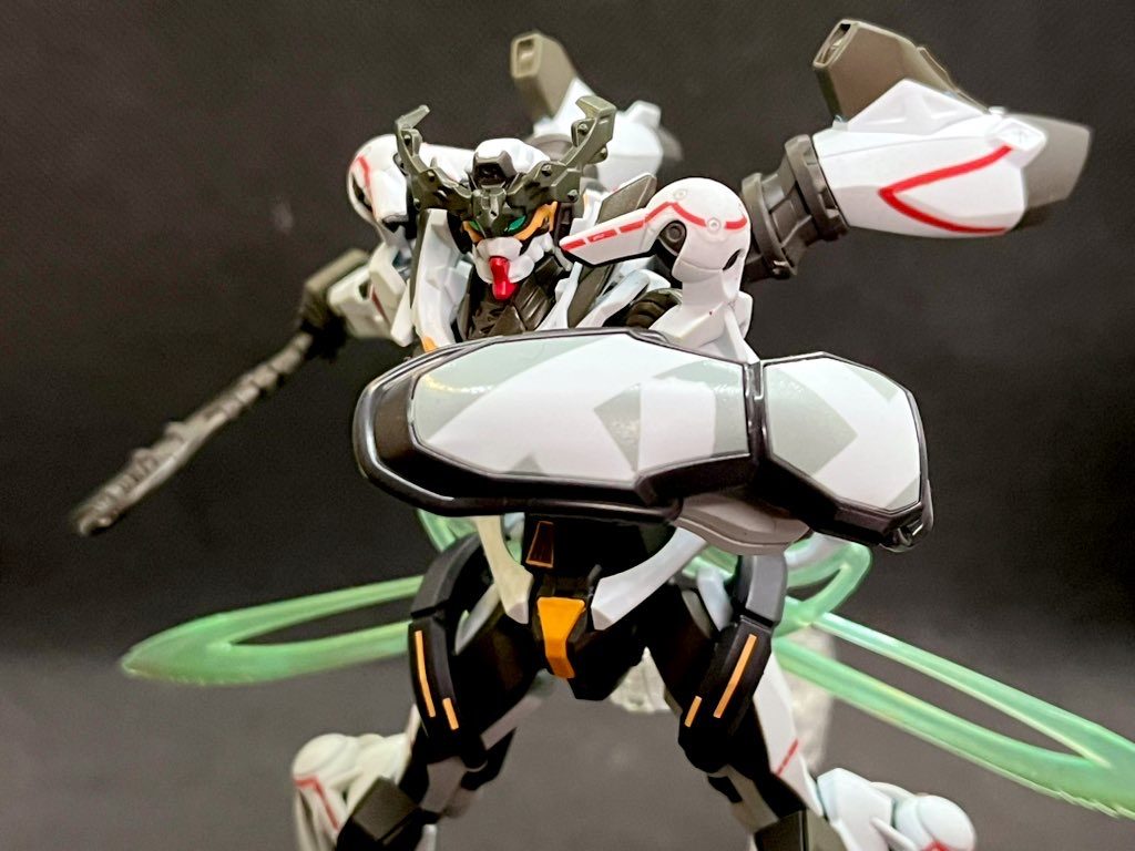 シールドにはスプリッター迷彩を。ちょっとしたおふざけも兼ねて。