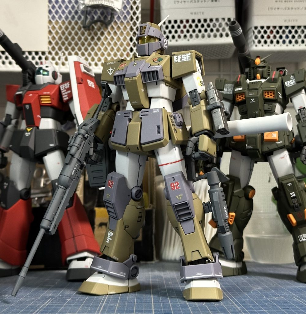 フロント左側(Ｒ-４ビームライフル装備)。