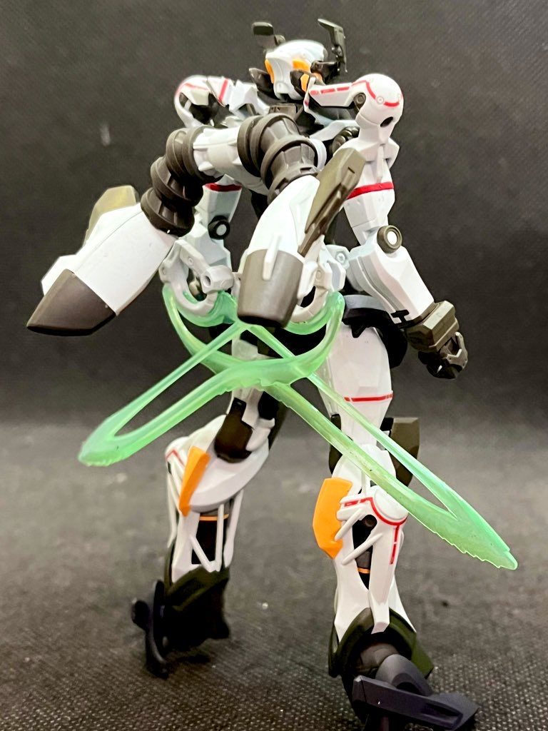 バックショットです。近接武器のマウントは私オリジナル。こっちの方がかっちょええからの。