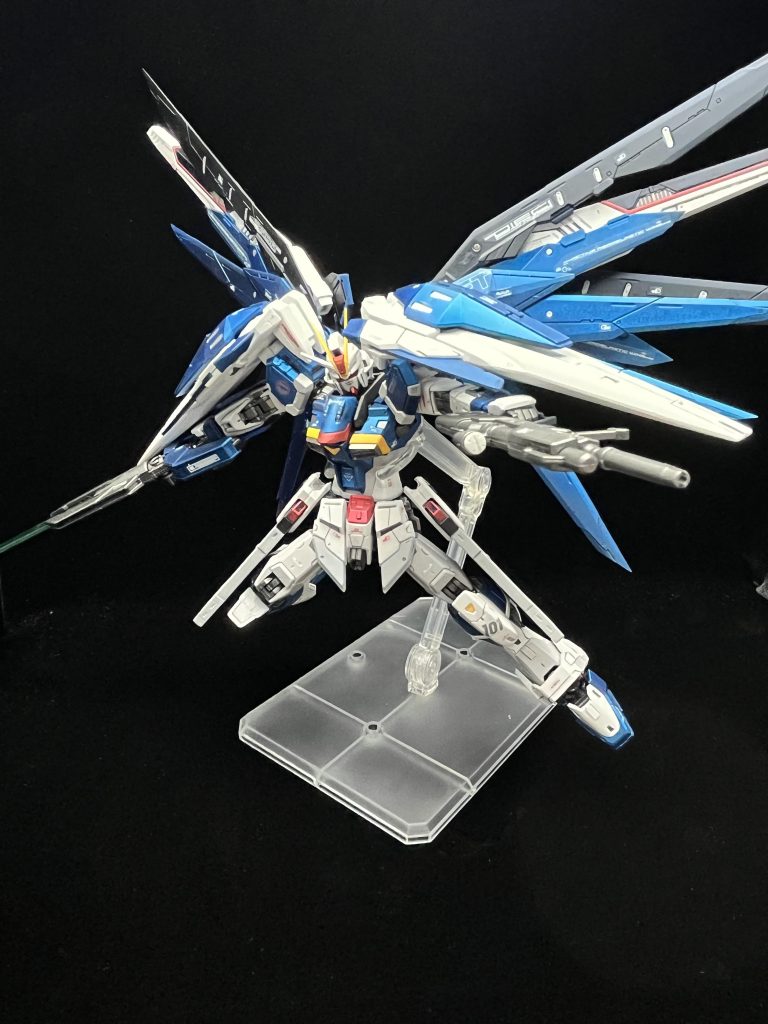 RGフォースインパルスの出来が非常に良いです。羽を広げると迫力もあります。