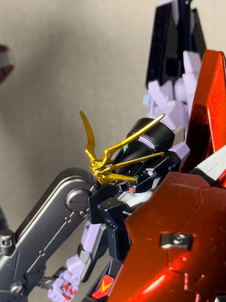 頭のサイコブレードアンテナはスターブライトシルバーにクリアオレンジとクリアイエローでキャンディ塗装写真では伝わらないかもしれませんがかなりギラギラしてます