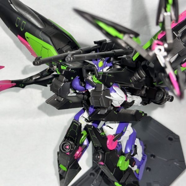 常闇トワ専用機『トワイライトバルバトスルプス-Antares-』