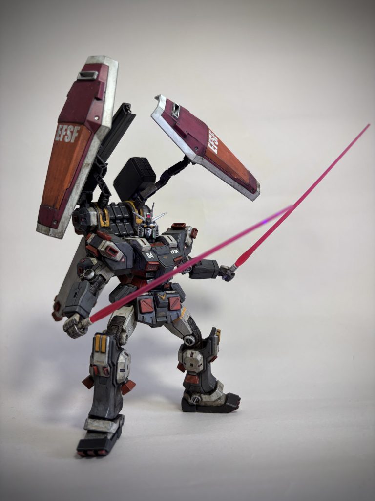 サイコ・ザクとは異なり、自立するのが良いですね。