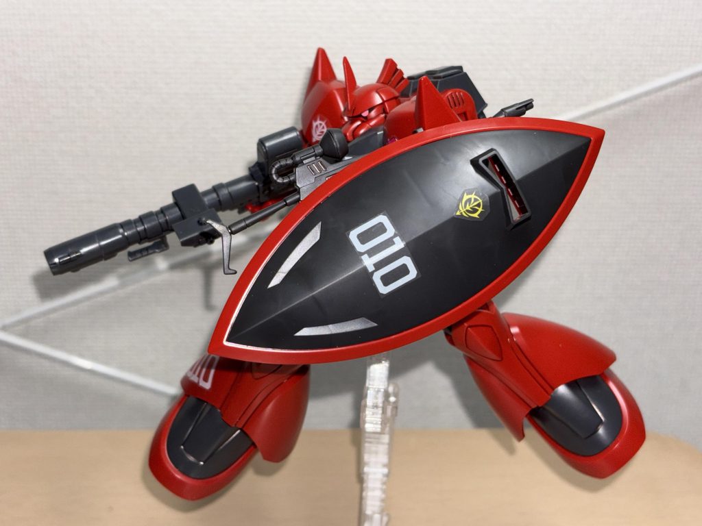 ガード!ゲルググのシールドってこんなに大きいのかと、今更な驚き。