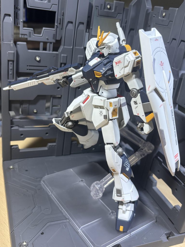 EG νガンダム–4枚目/制作者：アラ2nd