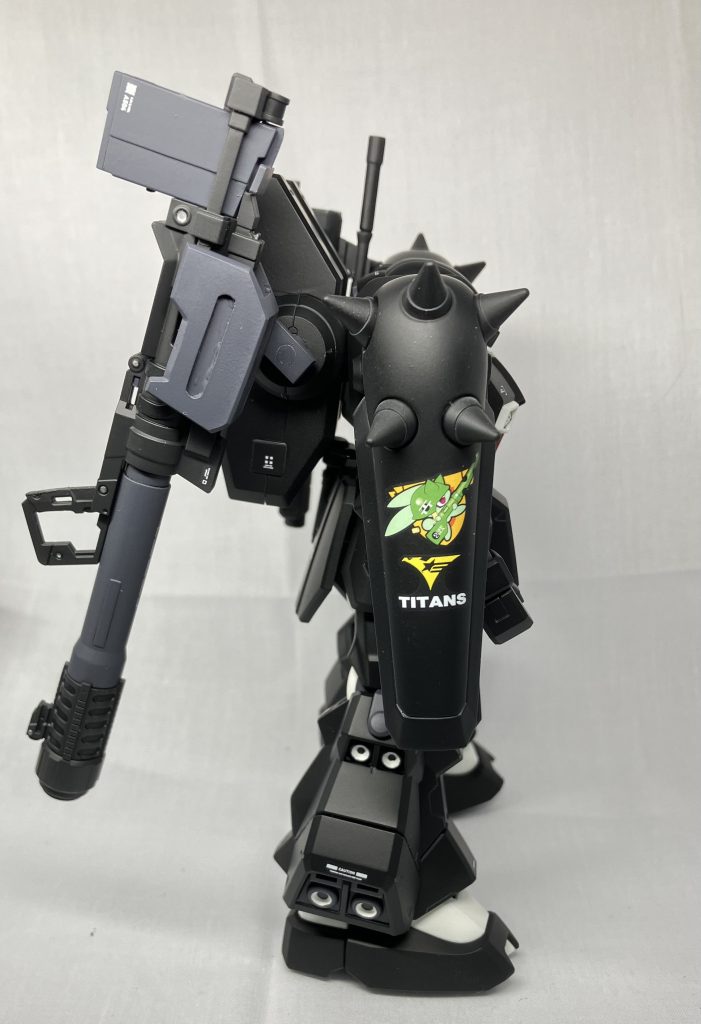 サイドガンダムデカールから似合いそうな部隊章？を使用。