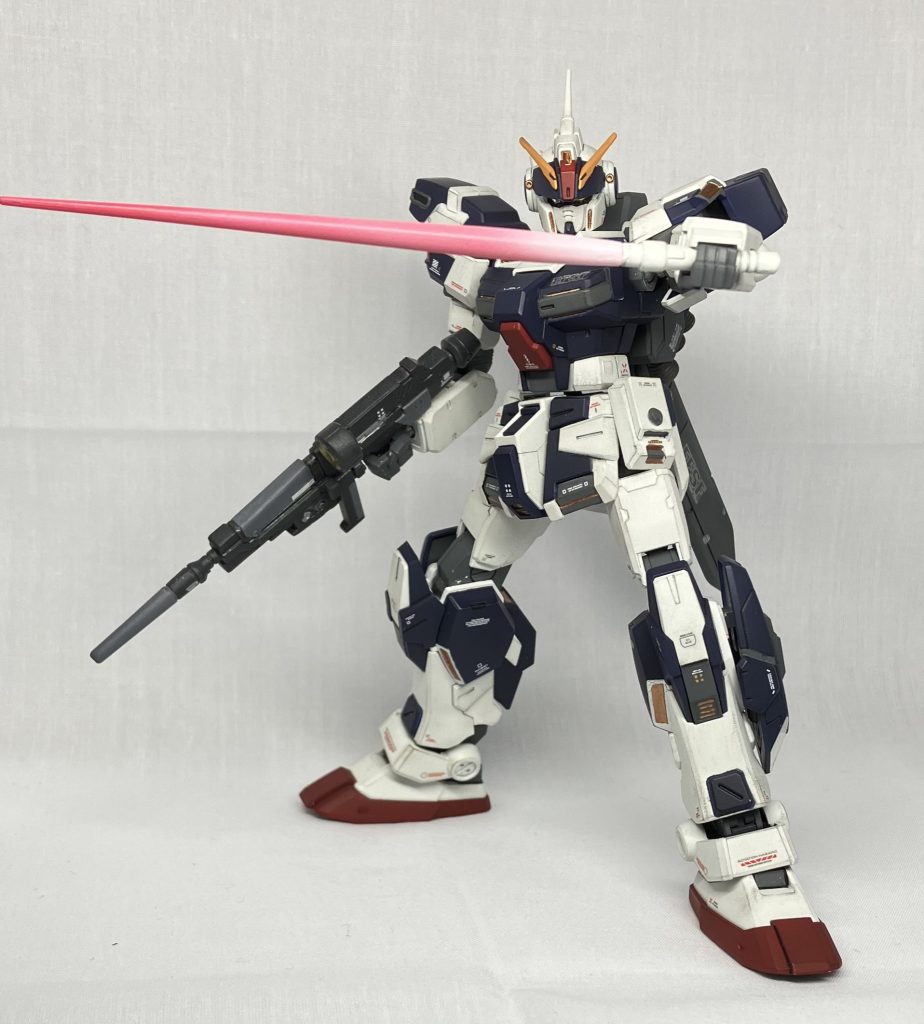 サーベル抜刀ビーム刃は他の機体からレンタル…