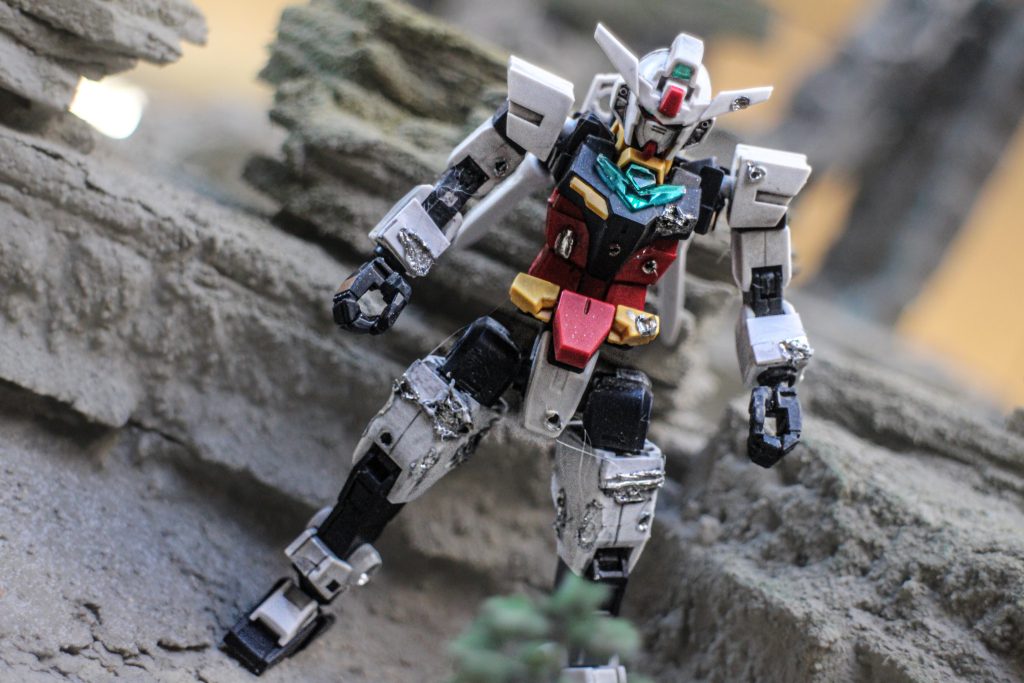 コアガンダム本体は黒部分を塗装して、レジンコート・スミ入れ・プラ板ダメージを付けて完成させました、コアガンダムはガンダムマーカーのみで製作してみました