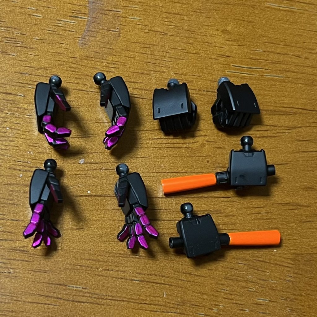 4種のハンドパーツを製作握り拳、武器待ち、元絵再現用平手×2