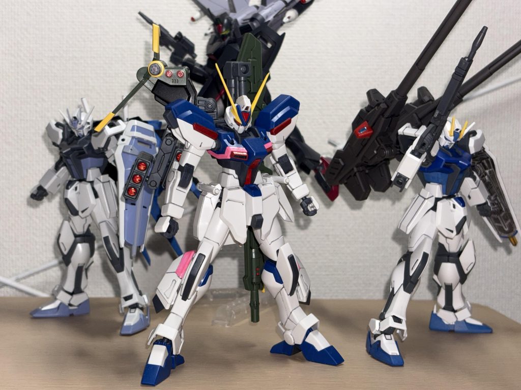 そういうことで終わりです。ストライカーの付け替え、楽しすぎて笑う!RGアカツキが買えたら、HGのアカツキもメッキ剥がして塗装して、オオワシをウィンダムに付けたり、エールをアカツキにやったり…色々やってみたい!また、アナザーソードも完成してるので、次の投稿はそれです。それじゃあ。。