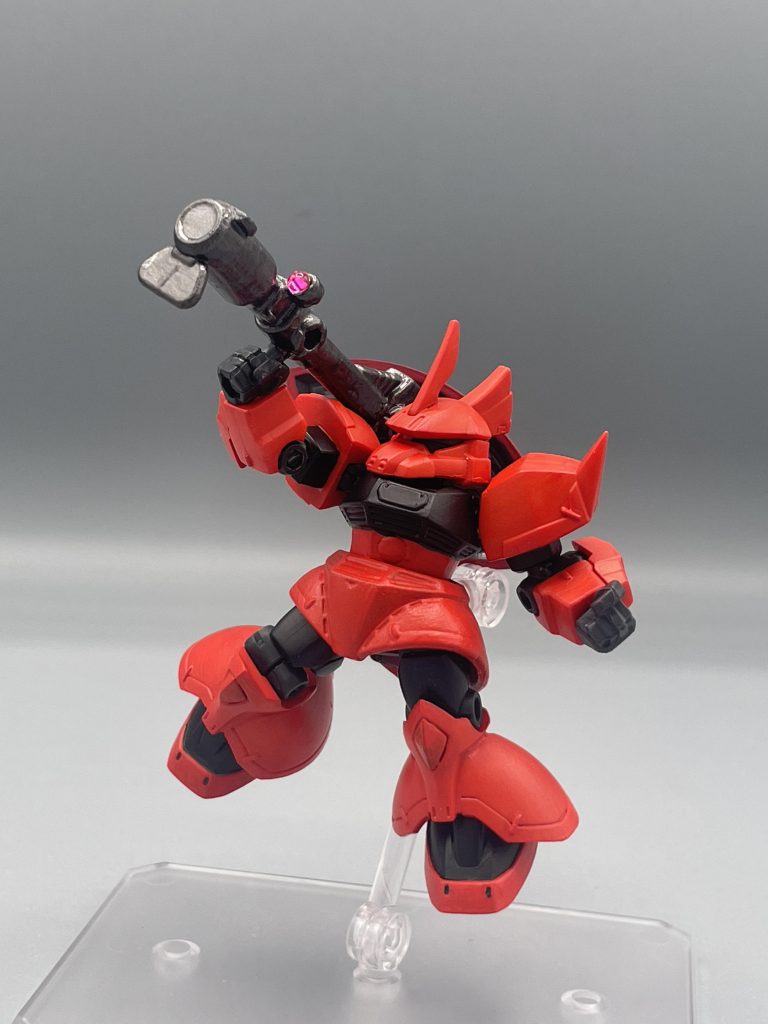 ジャイアントバズ!!! ジョニー・ライデンと言えばジャイアントバズと言っても過言ではないこの武装。ゲルググが持ってもバッチリ似合います。 アンサンブルは共通規格の玩具ですので、他の弾から武装などを簡単に流用できるのも良い所。