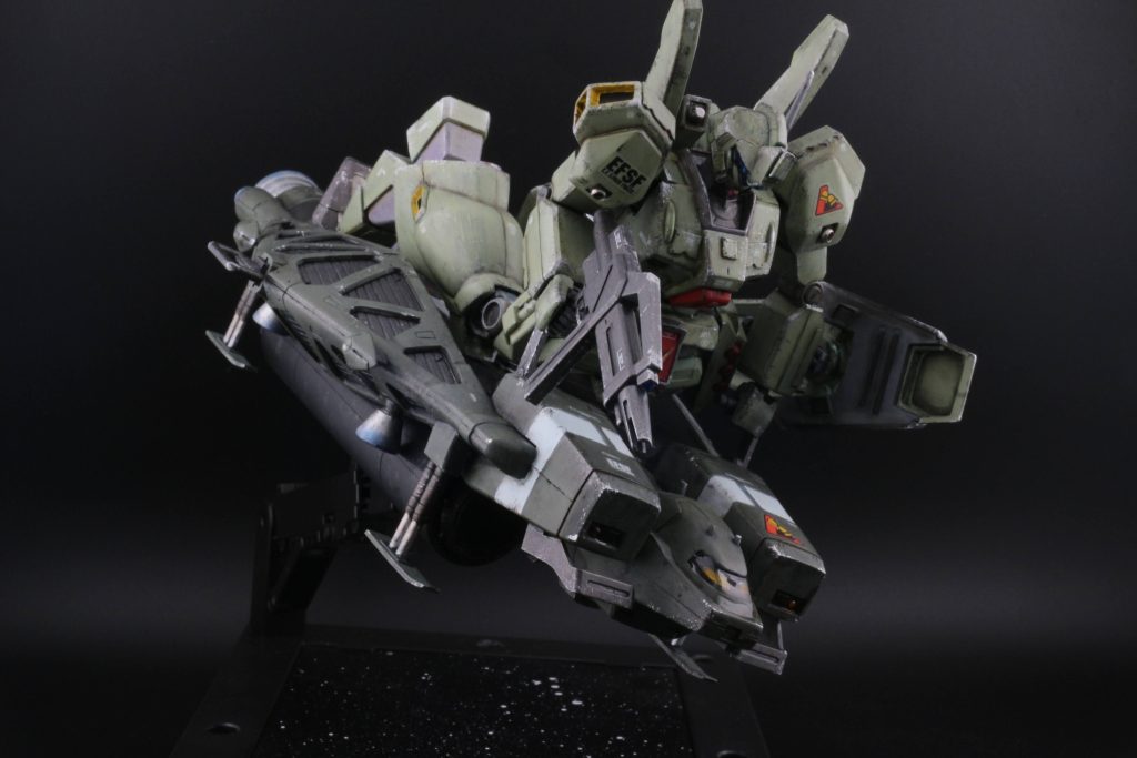 しかし、連邦系の伝統的なデザイン等引継ぎ、突出した性能では無いが汎用性に富んだ機体なんでしょうね。アップデートを繰り返し長年使われている機体をイメージして作ってみました。