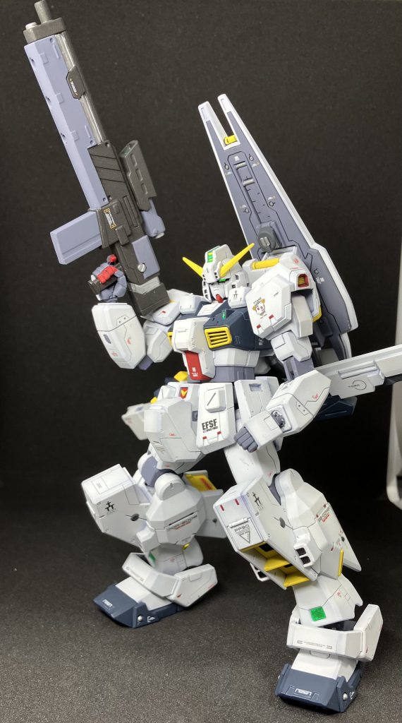 煽り気味で手首のポリキャップに塗料が乗っているのは見栄え悪いですね…以後気をつけようと思います。