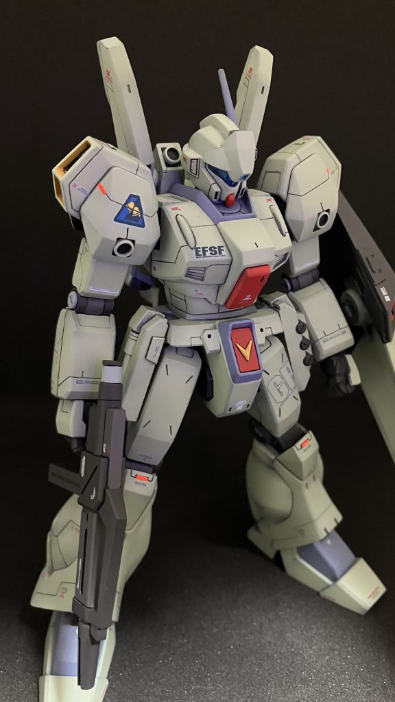 レッドチップは蛍光レッドで塗装しているのでブラックライトで光ります!