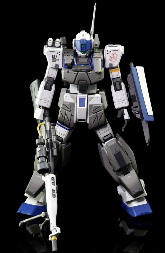 キットはホワイトディンゴ隊のものではなく、一般販売のHGジムスナイパーⅡを利用しています。