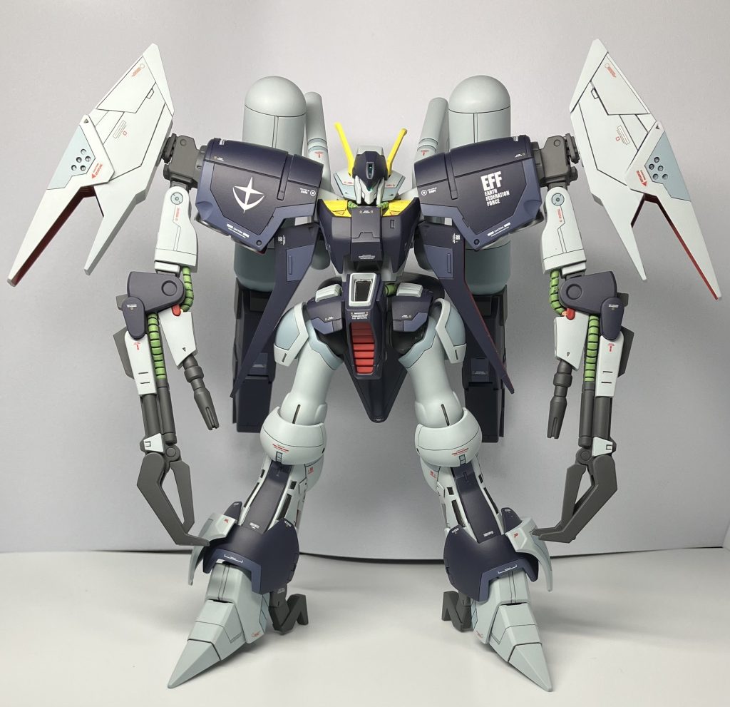 フロント劇中の活躍に惹かれはしたものの、ジオンのMSの方が好きで💦あまりモチベーションが高くないままスタートし、早々に肩と腕の合わせ目消しに心を折られました…