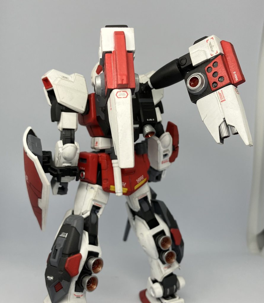 バック(別アングル)バックパックに接続したスラスターはプラ板と太もものスラスター等で構成されています。