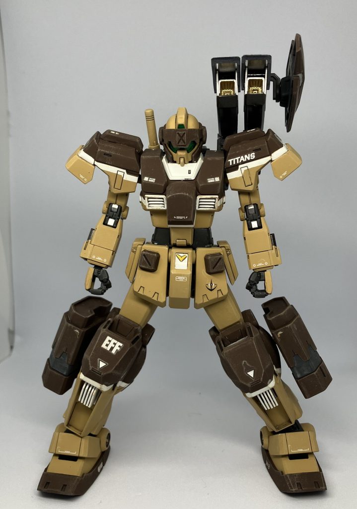 フロント鉱山基地を火力でねじ伏せられるジムを目標に家のジャンクからパーツを寄せ集めました!カラーリングはAOZのジムを参考にオリジナルカラーとし、エッジを強調するためにドライブラシも珍しくやってみました。