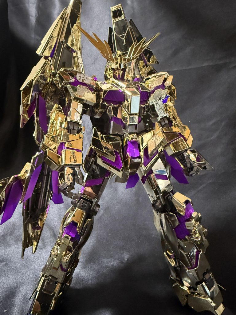 全身。かなりきれいにサイコフレームが映えています。