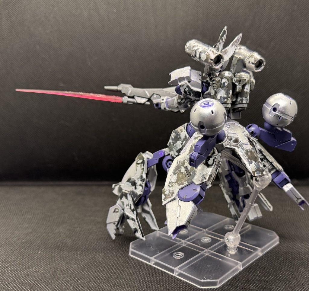 もっと暗い感じの配色のがええなぁ。