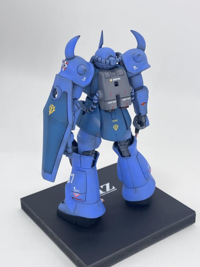 塗装は黒立ち上げで。東雲ブルーと調色したブルーを使い分け。黒はアーモリーブラックを使用。艶消しはスーパースムースクリア。完成まで４日ほどです。