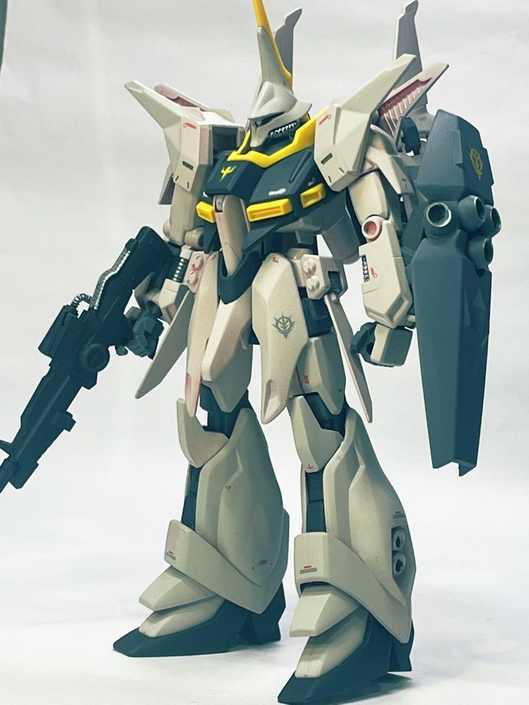 HG バウをグレミー軍カラーに全塗装。プルツー発売記念制作一週目はネオ・ジオン代表的な量産型を制作しました。