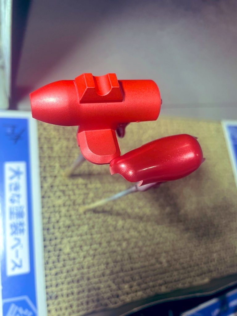 ツヤ消しメタリックという選択肢もありましたがソーセージみたいな色になってやめましたw