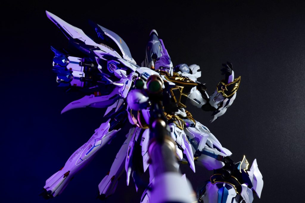 「ローナン議長..どうしても実行なさるのなら今この瞬間から私は連邦の敵になりますよ！」                                                              byブライト