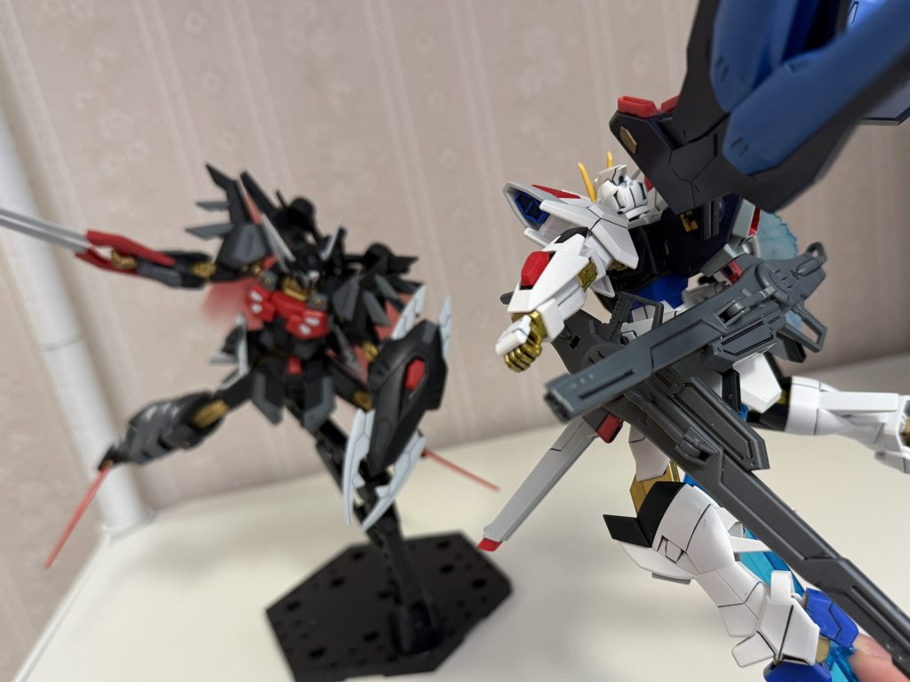 手持ちレールガンが腰レールガンに干渉して動かし辛い