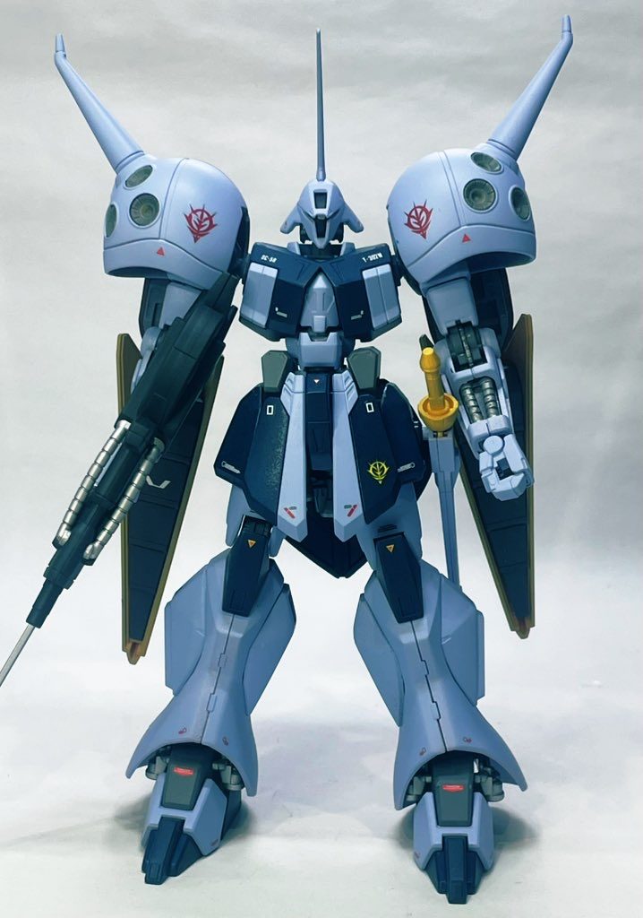 マッシブな機体が多いネオジオン、R・ジャジャに関してはスラッとしたスタイリッシュな感じで個性強く凄く好きなMSです。