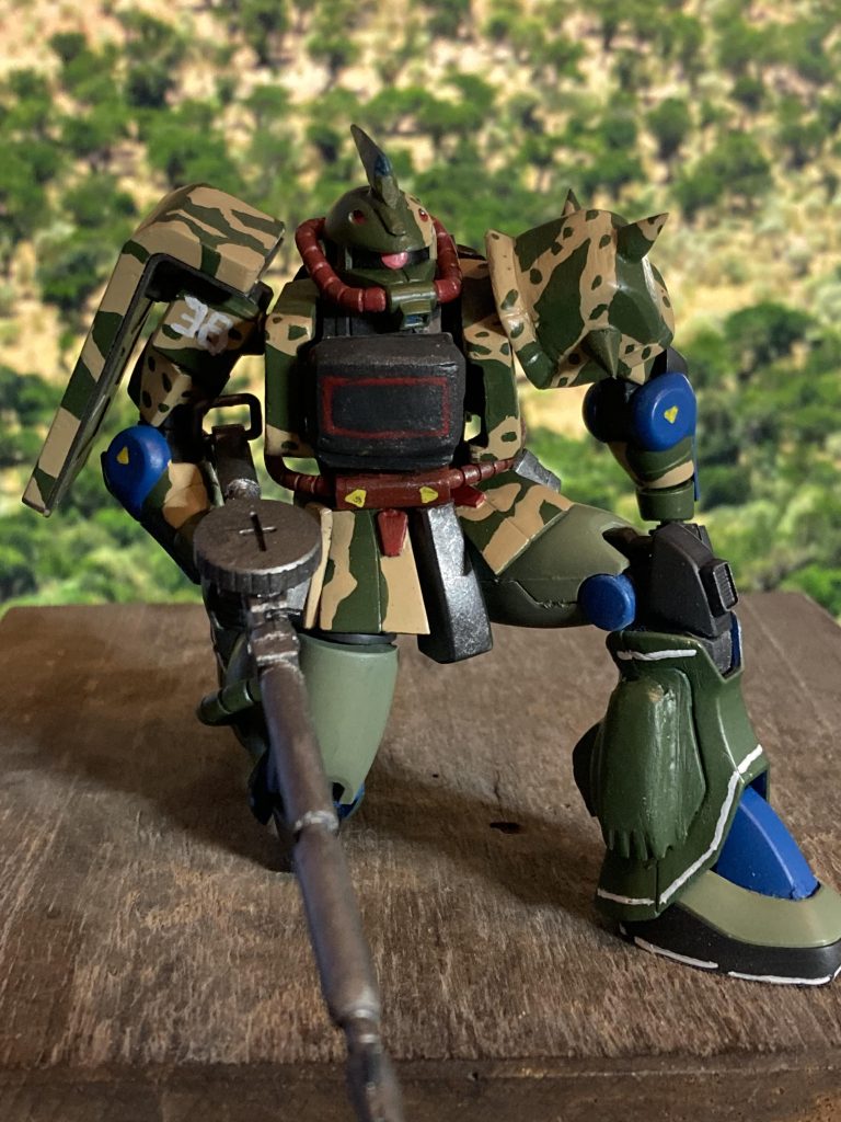 うーん、やはり、このポーズが1番カッコ良いか?な? これなら、いいか!そういえば、新発売のピンクパンサー隊仕様欲しいですねー!バンダイさん!なんとかしてくれよー😡😱今回もご覧いただきありがとうございました😭