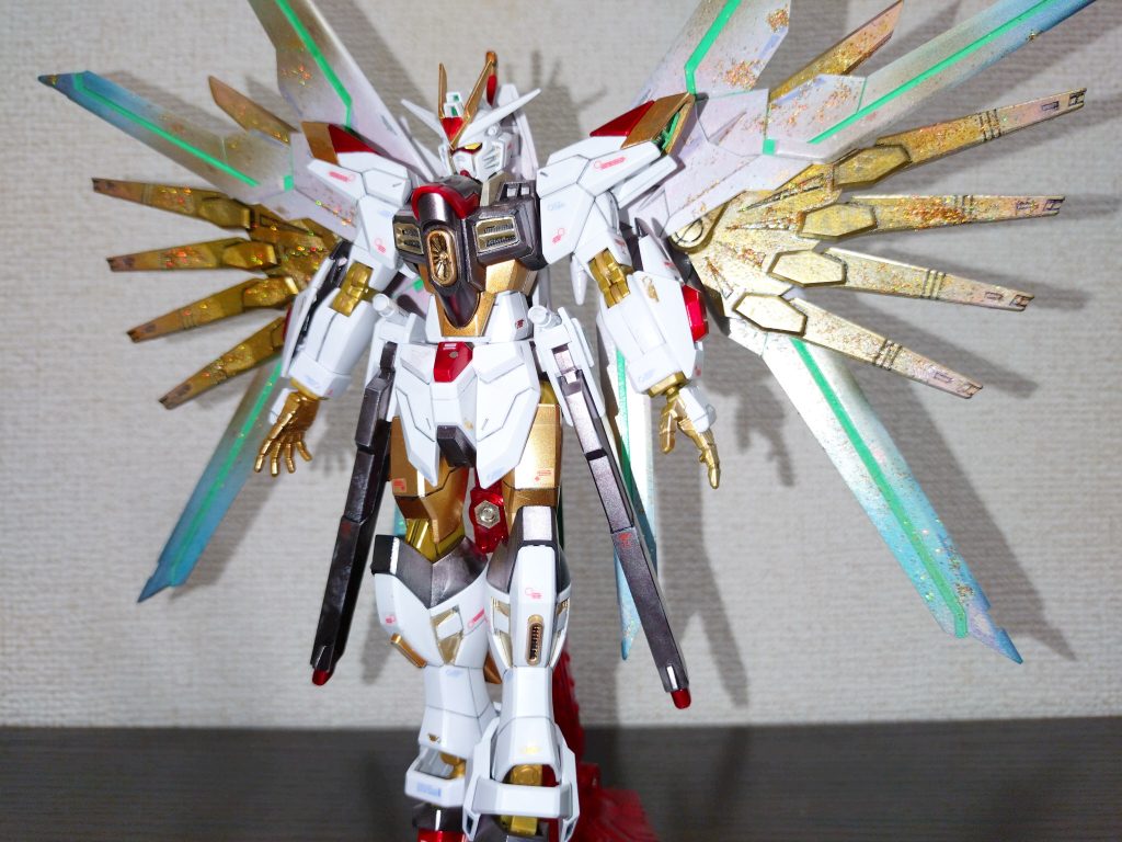 本来はピンクのウィングの隙間アイグリーンにしましたがなかなかいい発色ですね